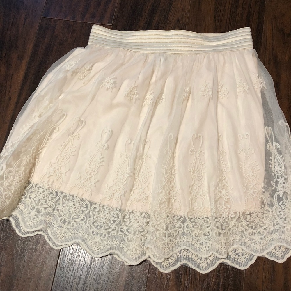 Forever 21 lace skirt size M great used condition